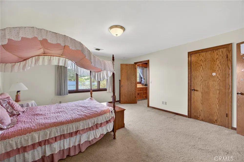 8266 Peninsula Kelseyville, CA 95451