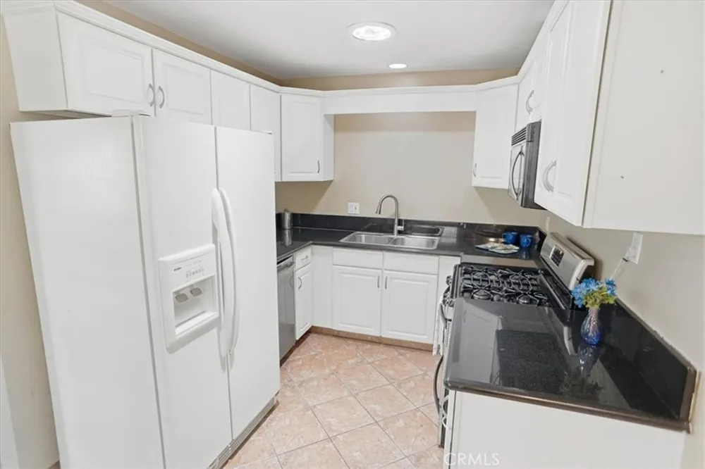 26831 Avenue Of The Oaks #A Newhall, CA 91321