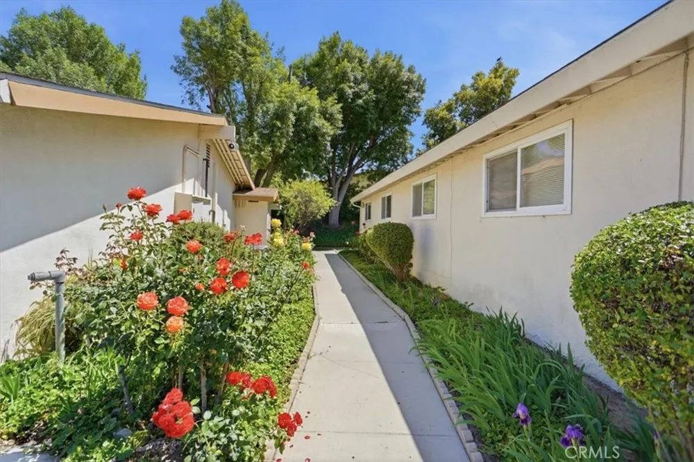 26831 Avenue Of The Oaks #A Newhall, CA 91321
