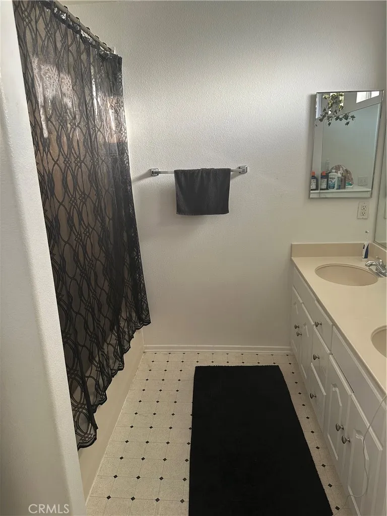 220 W Walnut #B Rialto, CA 92376