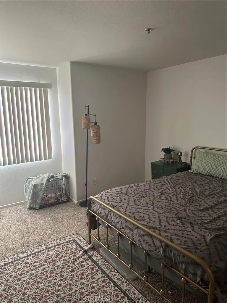 220 W Walnut #B Rialto, CA 92376