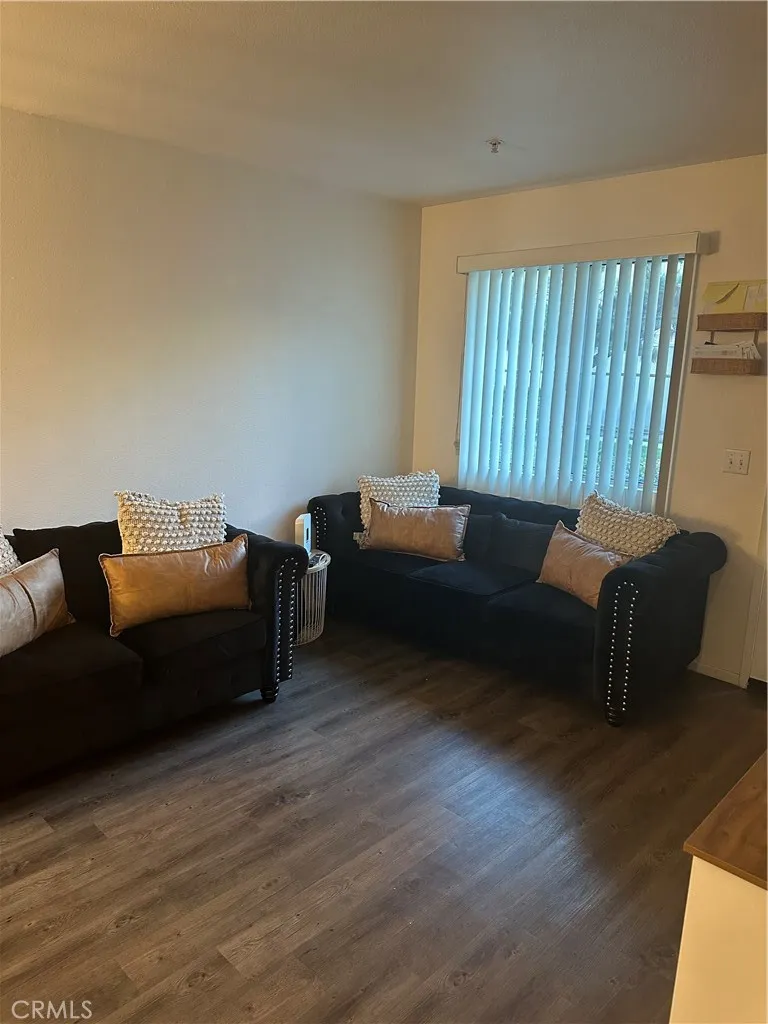 220 W Walnut #B Rialto, CA 92376
