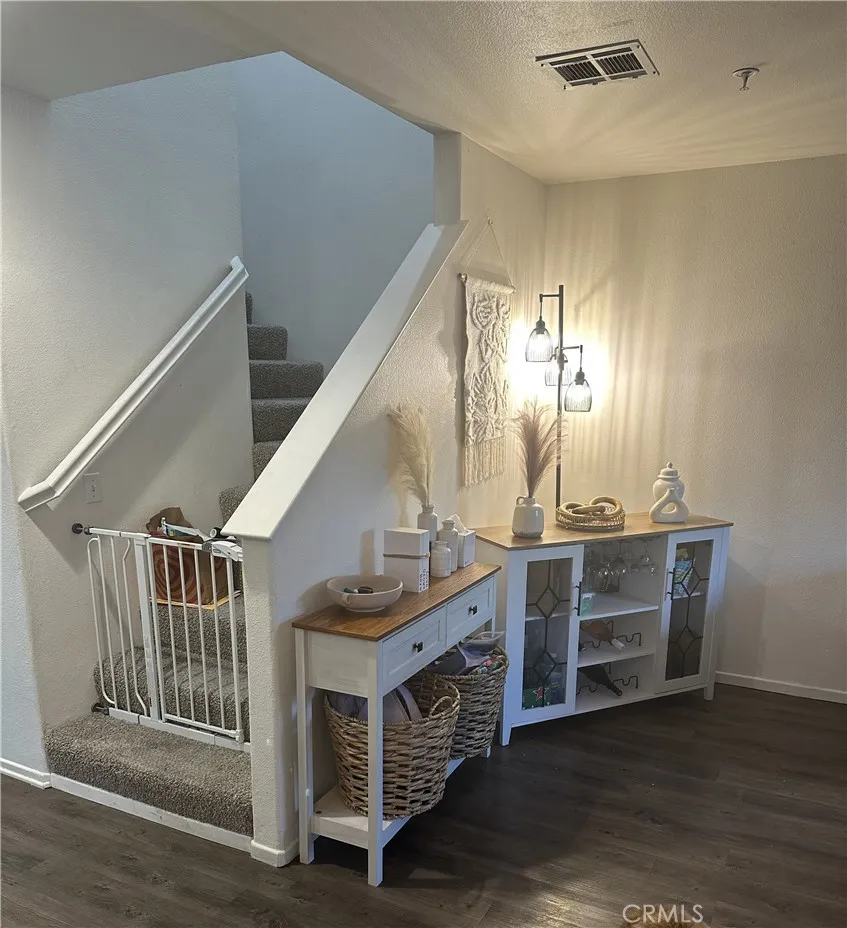 220 W Walnut #B Rialto, CA 92376