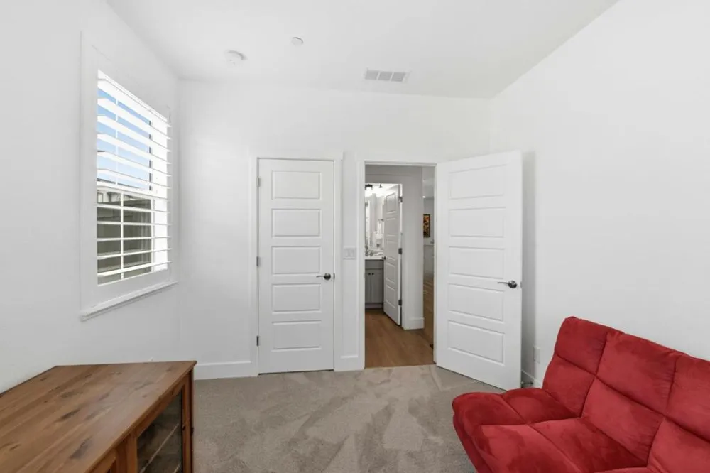 10071 Sea Turtle Street Elk Grove, CA 95757