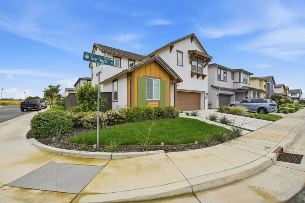 10071 Sea Turtle Street Elk Grove, CA 95757