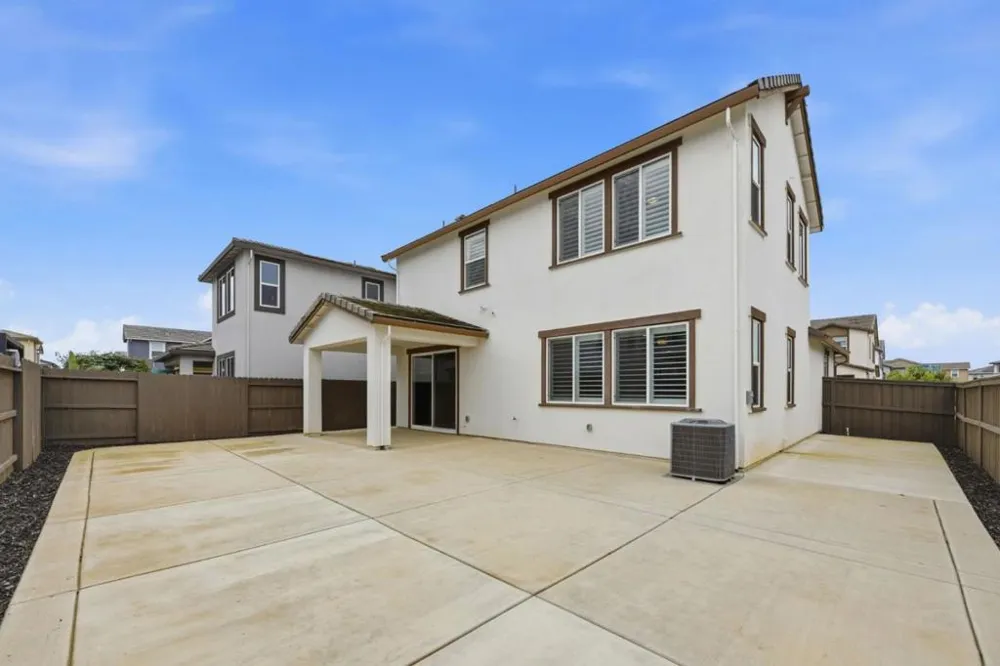 10071 Sea Turtle Street Elk Grove, CA 95757