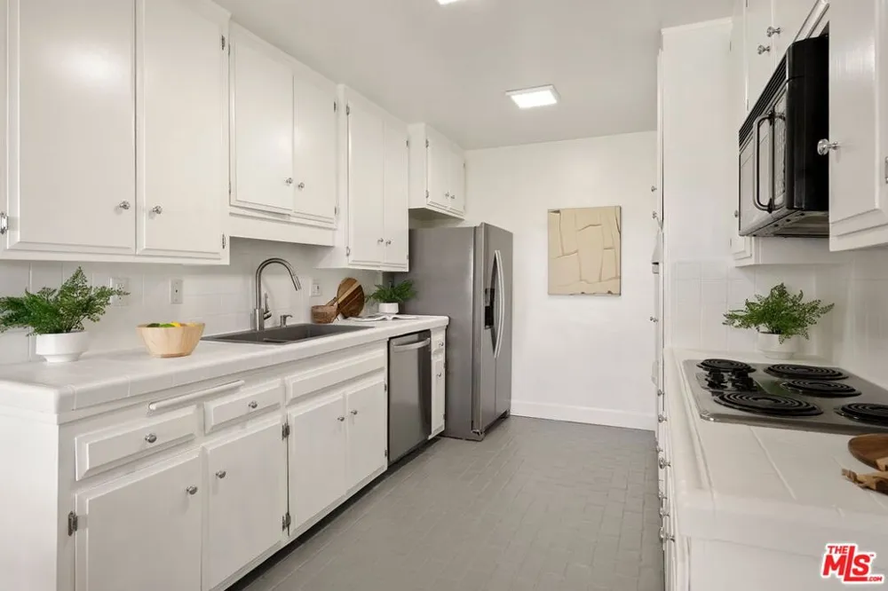 10725 Ohio Avenue #2 Los Angeles, CA 90024