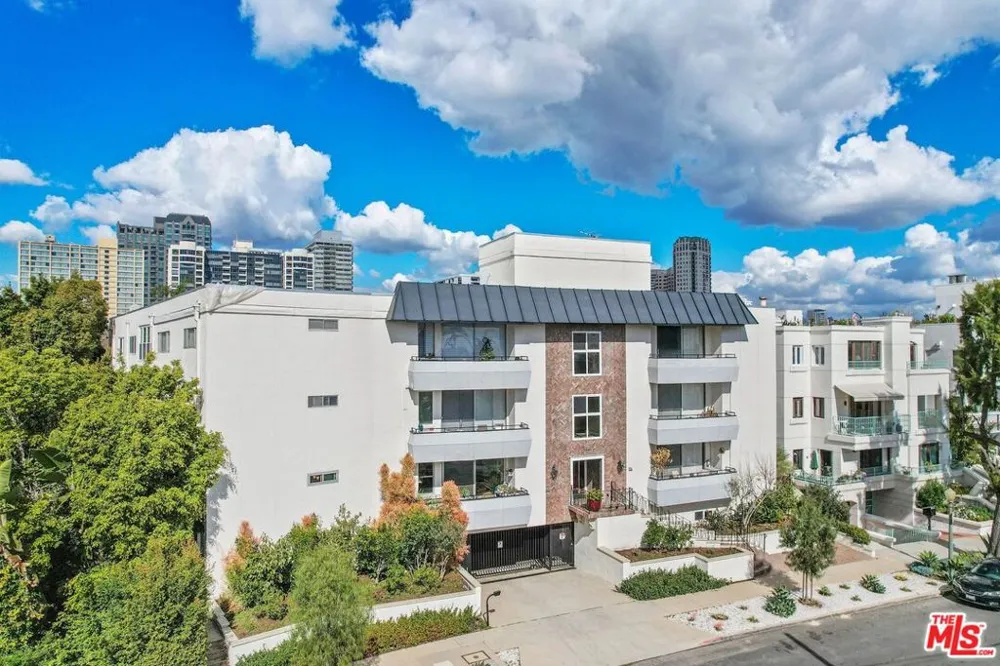 10725 Ohio Avenue #2 Los Angeles, CA 90024