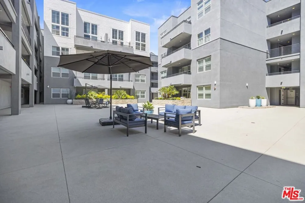 7100 Playa Vista Drive #407 Playa Vista, CA 90094