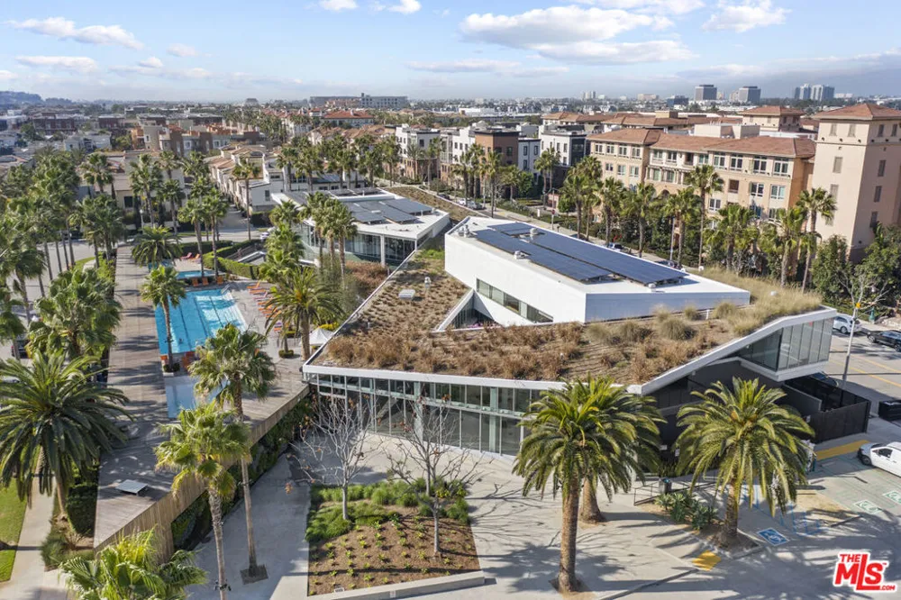 7100 Playa Vista Drive #407 Playa Vista, CA 90094