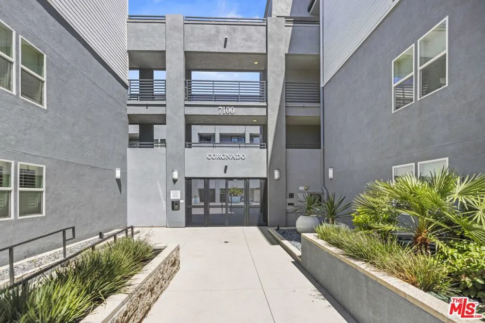 7100 Playa Vista Drive #407 Playa Vista, CA 90094