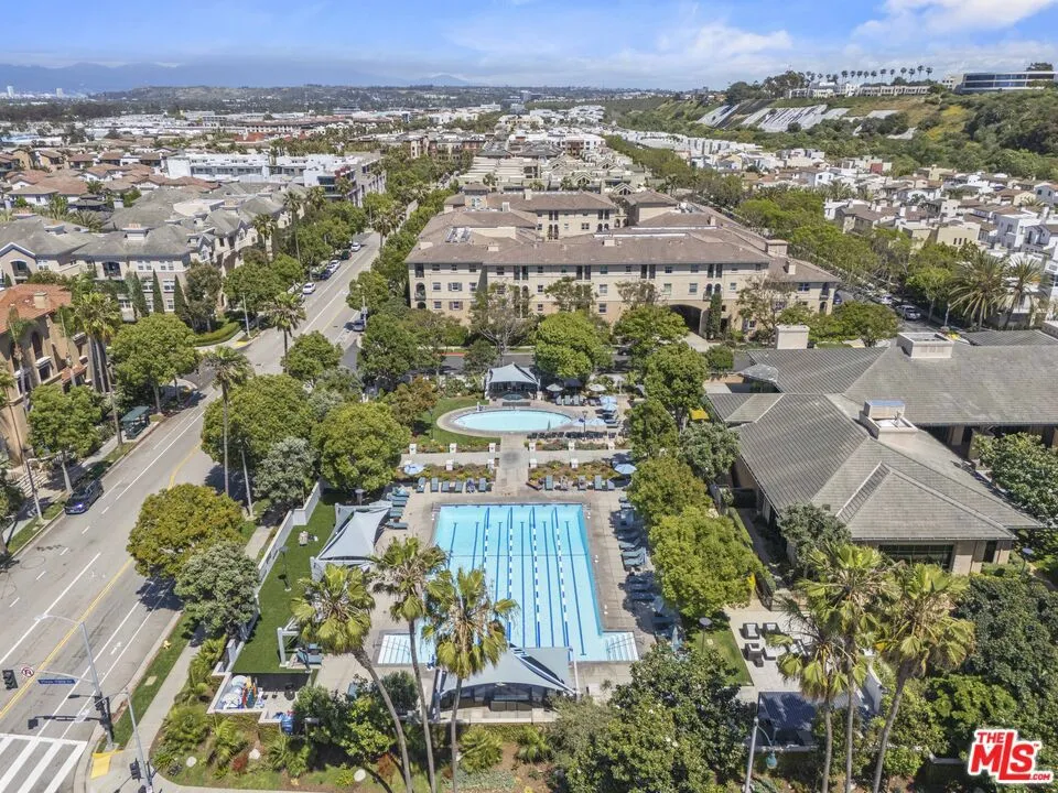 7100 Playa Vista Drive #407 Playa Vista, CA 90094