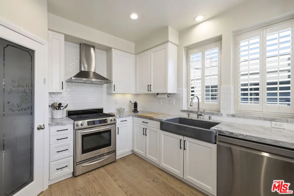 7100 Playa Vista Drive #407 Playa Vista, CA 90094