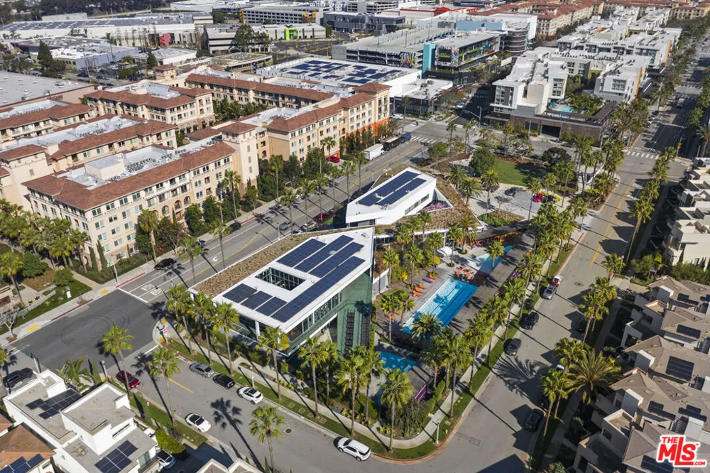 7100 Playa Vista Drive #407 Playa Vista, CA 90094