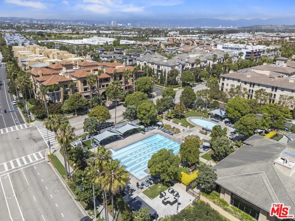 7100 Playa Vista Drive #407 Playa Vista, CA 90094