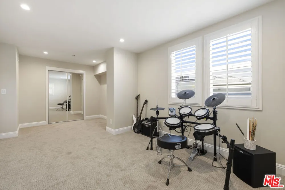 7100 Playa Vista Drive #407 Playa Vista, CA 90094