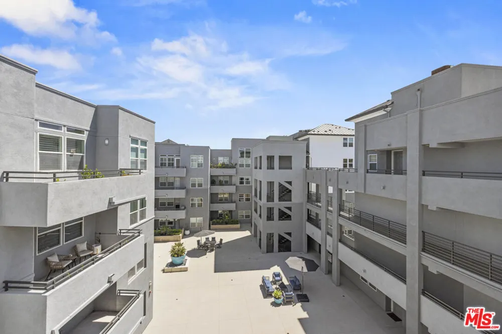 7100 Playa Vista Drive #407 Playa Vista, CA 90094