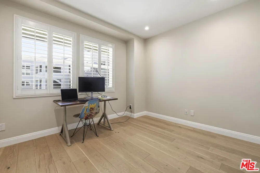 7100 Playa Vista Drive #407 Playa Vista, CA 90094