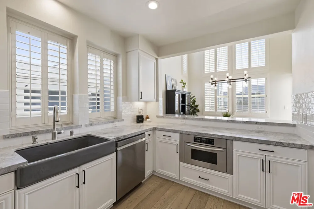7100 Playa Vista Drive #407 Playa Vista, CA 90094