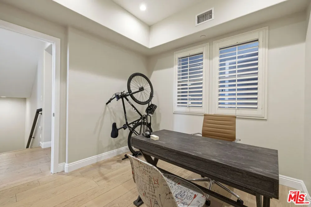 7100 Playa Vista Drive #407 Playa Vista, CA 90094