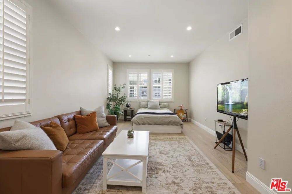 7100 Playa Vista Drive #407 Playa Vista, CA 90094