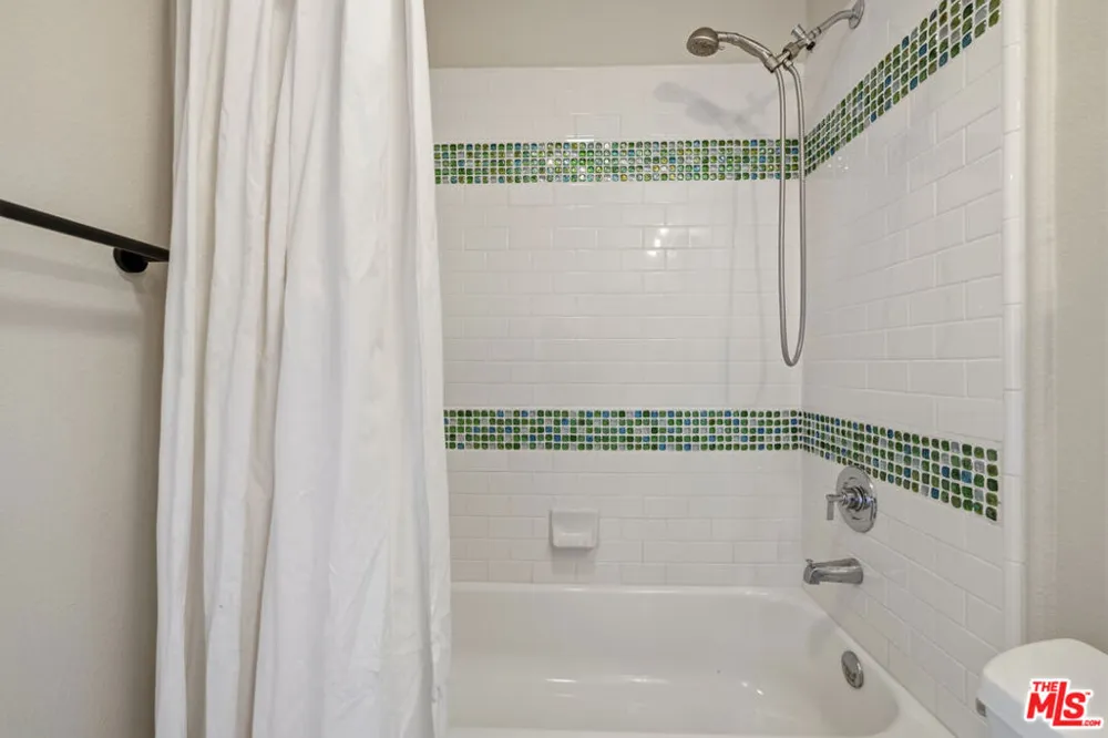 7100 Playa Vista Drive #407 Playa Vista, CA 90094