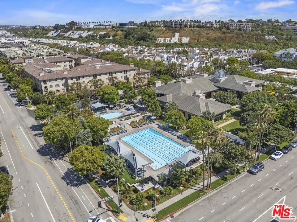 7100 Playa Vista Drive #407 Playa Vista, CA 90094