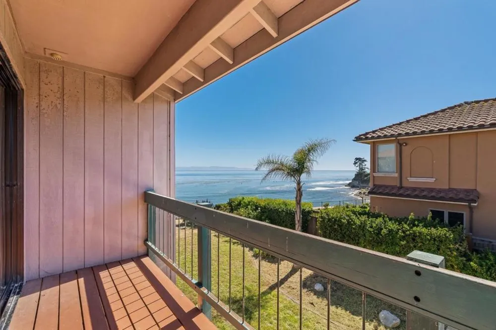 4360 Opal Cliff Drive Santa Cruz, CA 95062