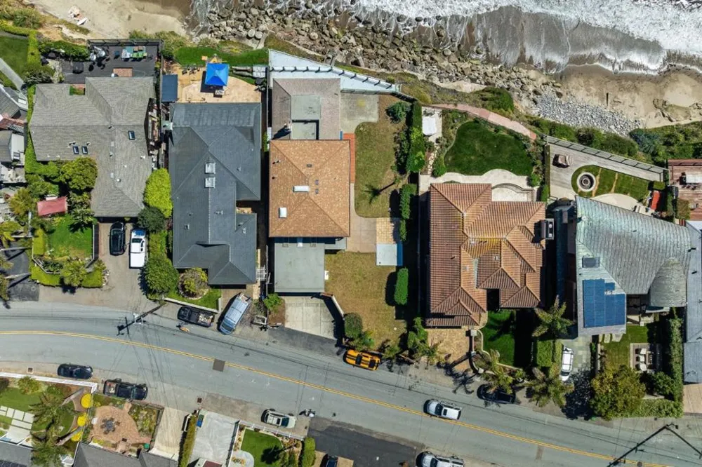 4360 Opal Cliff Drive Santa Cruz, CA 95062