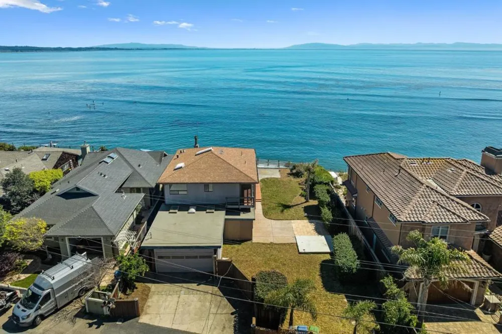 4360 Opal Cliff Drive Santa Cruz, CA 95062