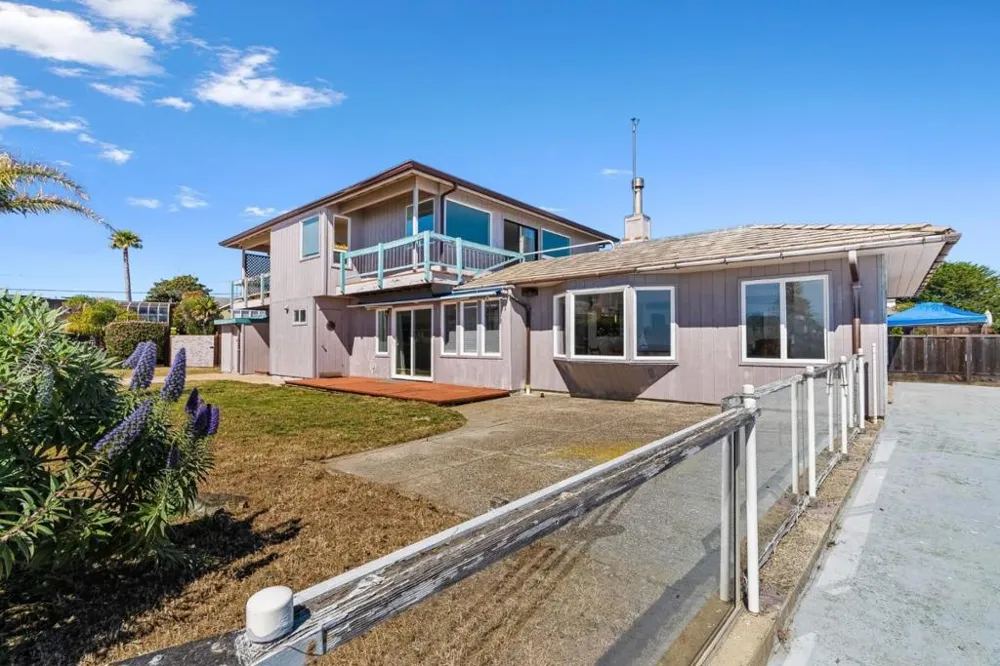4360 Opal Cliff Drive Santa Cruz, CA 95062