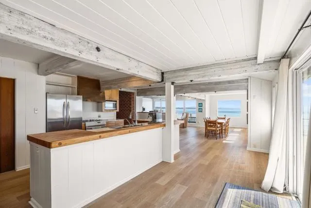 4360 Opal Cliff Drive Santa Cruz, CA 95062