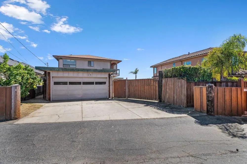 4360 Opal Cliff Drive Santa Cruz, CA 95062
