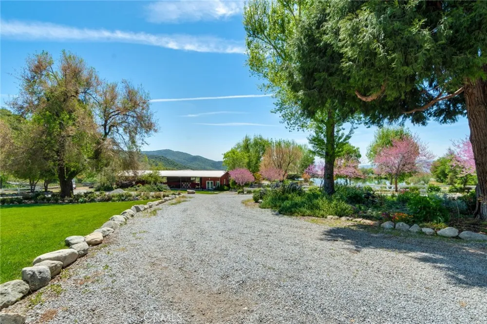37547 Oak Glen Road Oak Glen, CA 92399