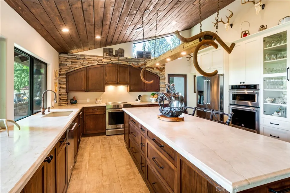 37547 Oak Glen Road Oak Glen, CA 92399