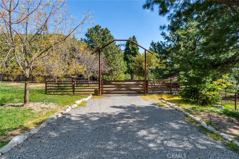 37547 Oak Glen Road Oak Glen, CA 92399