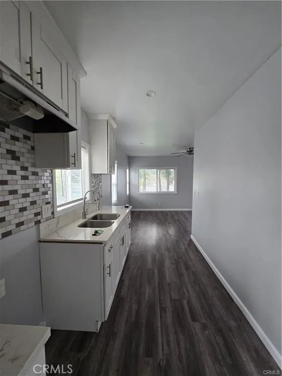 1714 E San Marcus Compton, CA 90221