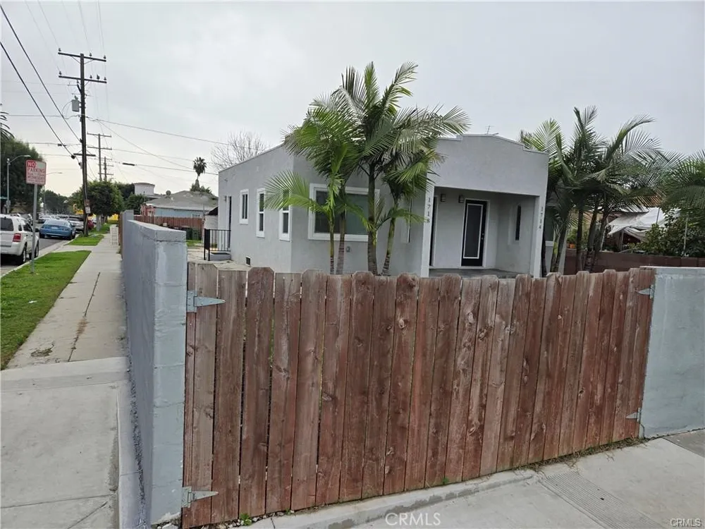 1714 E San Marcus Compton, CA 90221