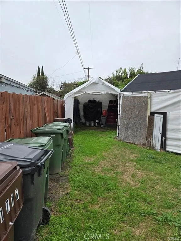 1714 E San Marcus Compton, CA 90221