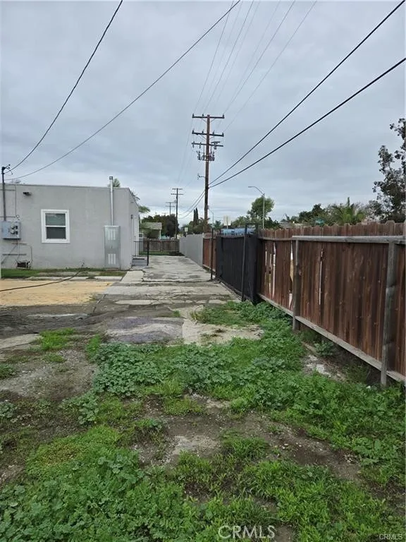 1714 E San Marcus Compton, CA 90221