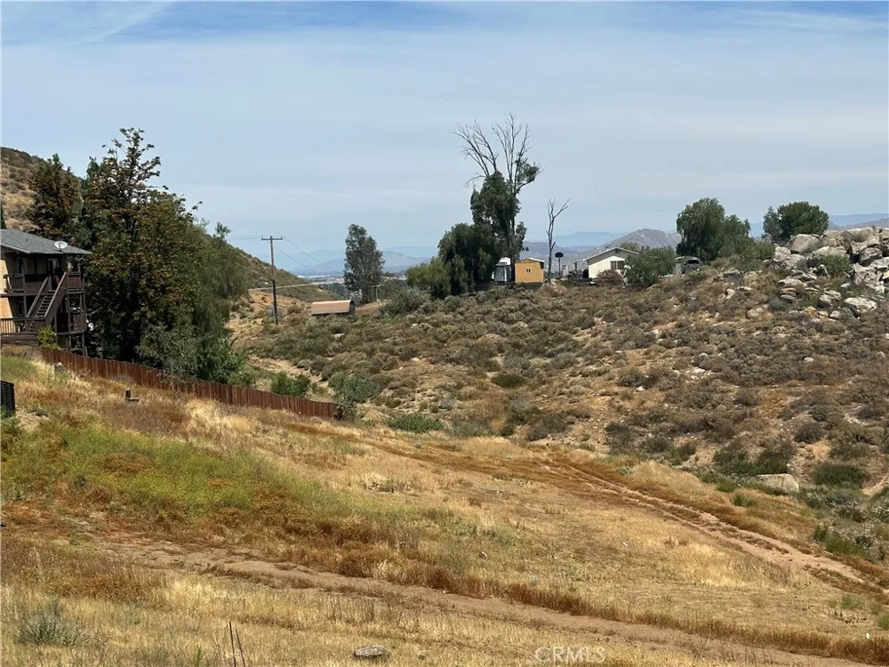 Vine Menifee, CA 92585
