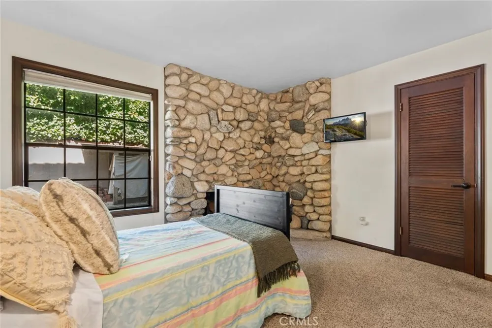 887 Talisman Lake Arrowhead, CA 92352