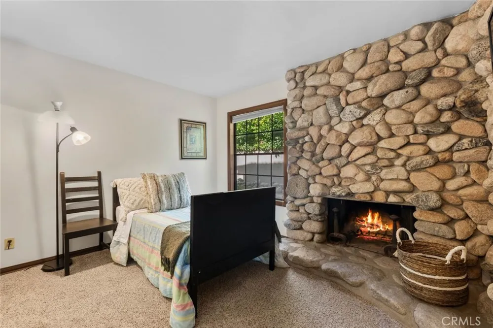 887 Talisman Lake Arrowhead, CA 92352