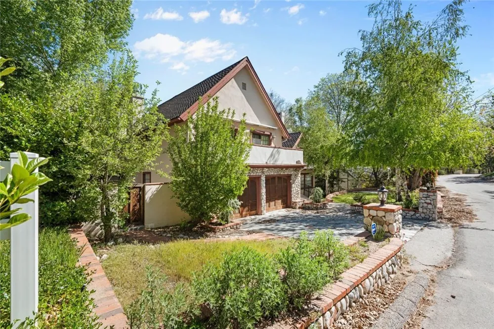887 Talisman Lake Arrowhead, CA 92352
