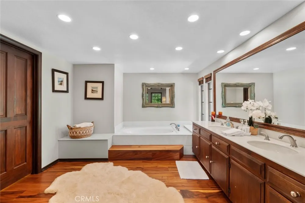 887 Talisman Lake Arrowhead, CA 92352