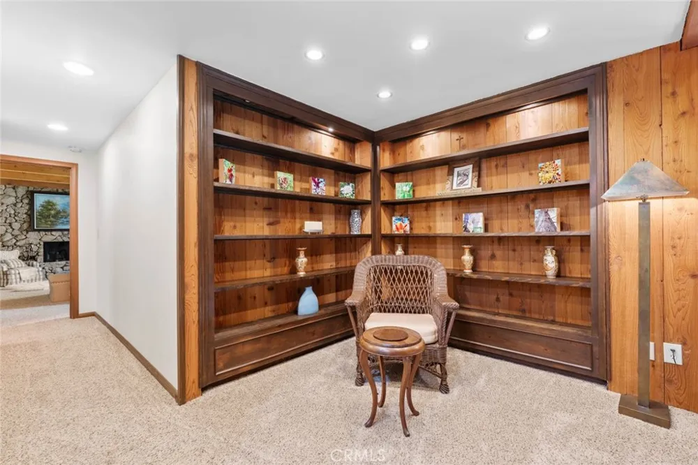 887 Talisman Lake Arrowhead, CA 92352