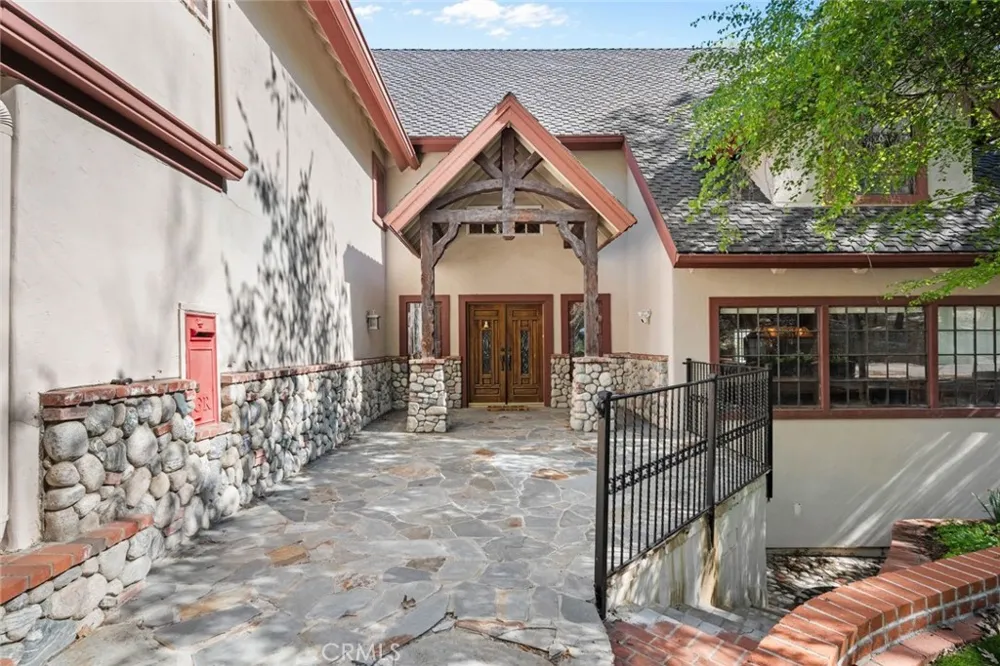 887 Talisman Lake Arrowhead, CA 92352