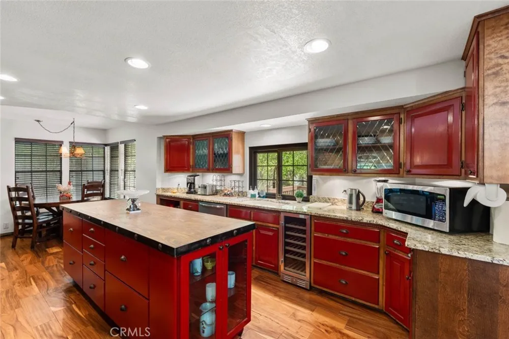 887 Talisman Lake Arrowhead, CA 92352