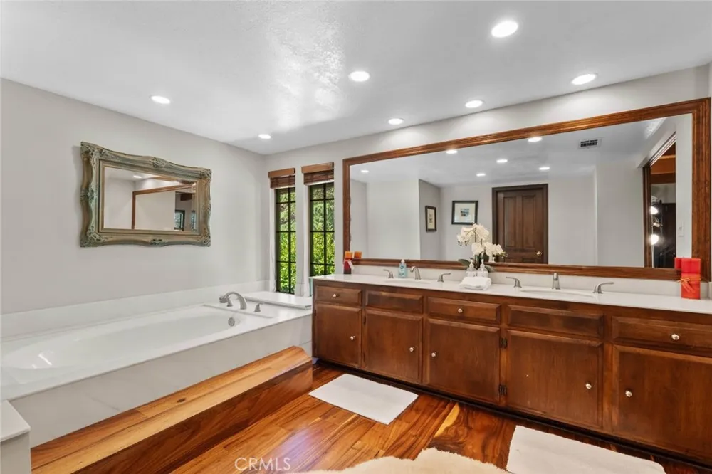 887 Talisman Lake Arrowhead, CA 92352