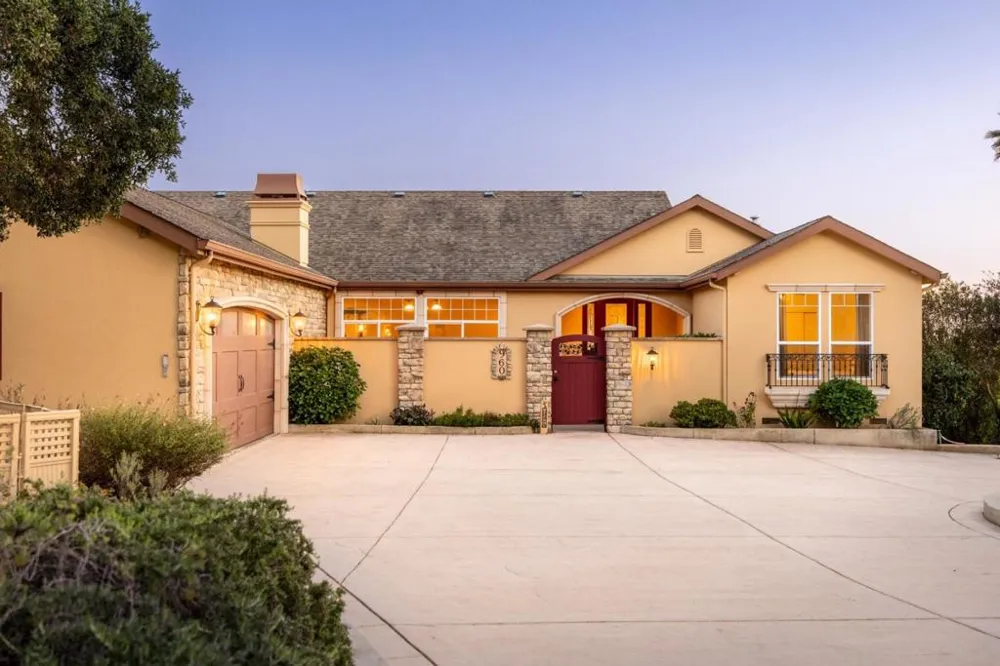 960 Smith Road Watsonville, CA 95076